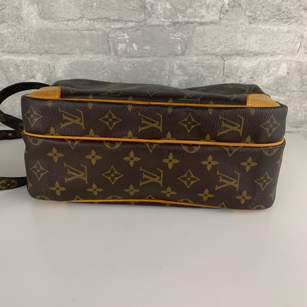 ❗️SOLD❗️AUTHENTIC LOUIS VUITTON NILE - Picture 9 of 13